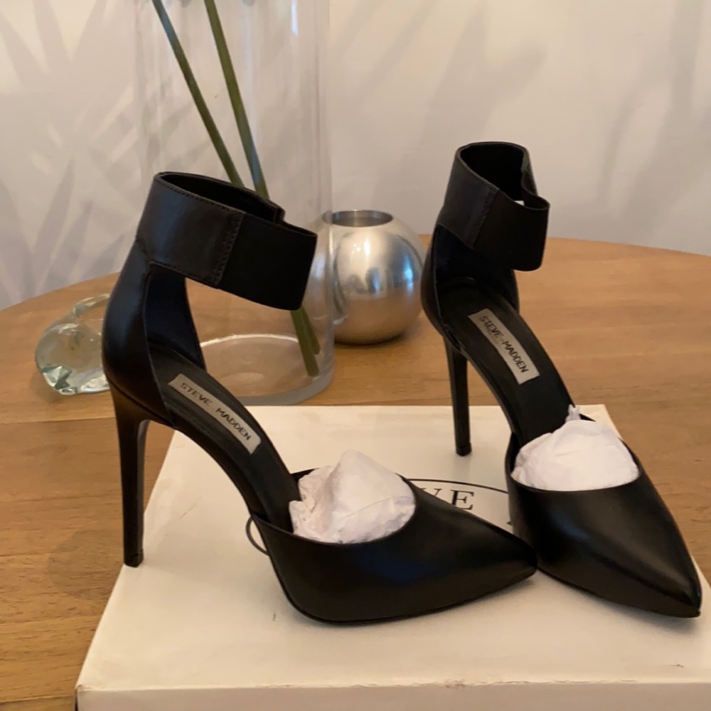 Steve Madden size 7 heel black